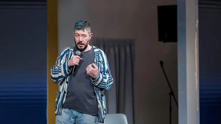 Кусок позора: Артемий Лебедев раскритиковал дизайн российских денег и документов