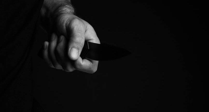 Дедушка зарезал свою внучку и правнучку из-за дачного участка в Красноярске