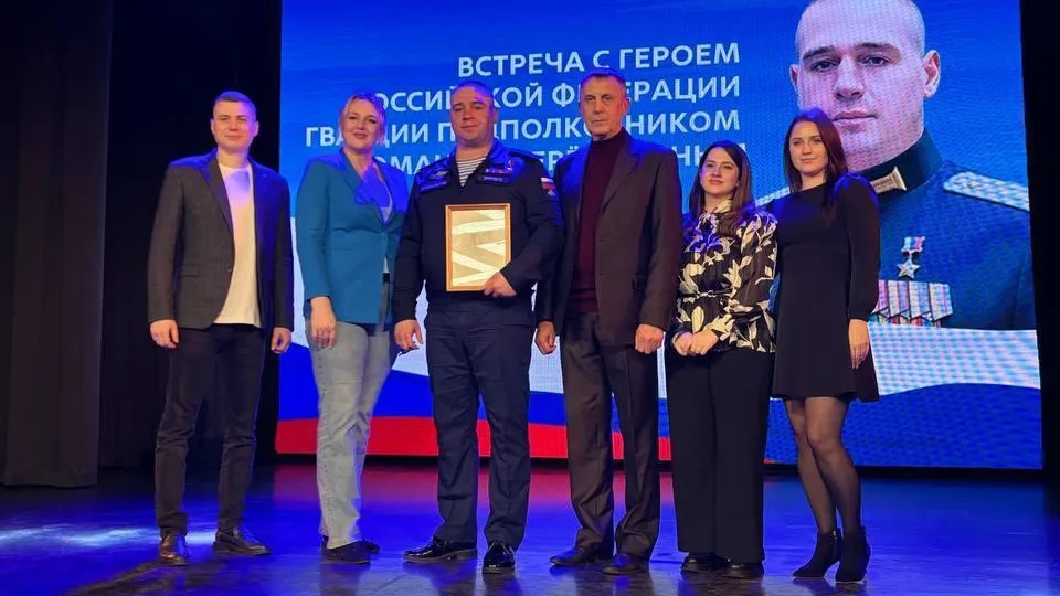 300 школьников встретились с Героем РФ Романом Черемухиным в Орехово-Зуеве