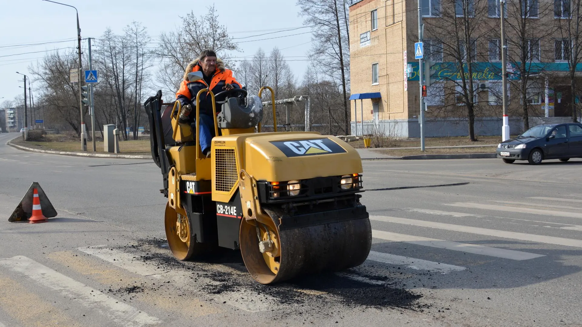 Дорожный вопрос: почему появляются ямы и можно ли класть асфальт в дождь |  РИАМО в Люберцах | РИАМО в Люберцах