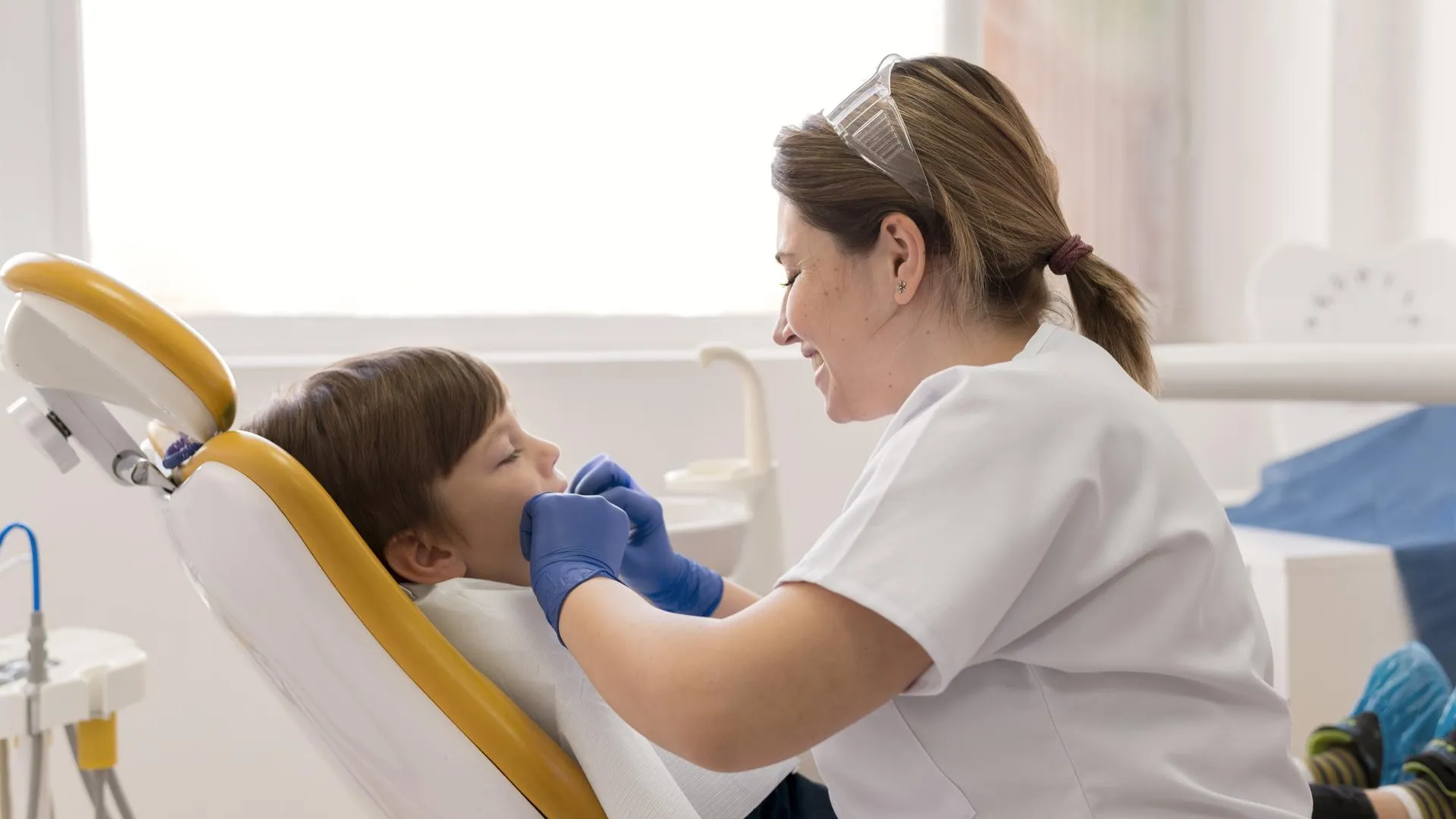 Стоматолог Жаров рассказал, как часто детям разрешено делать рентген зубов