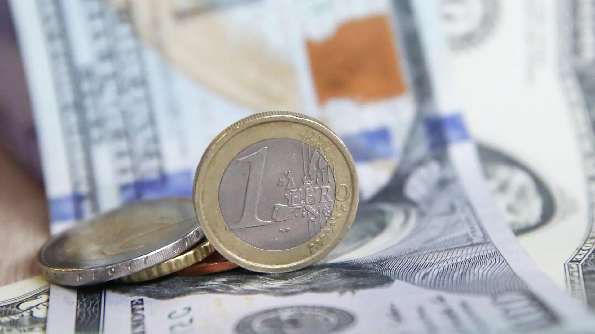 Около 2 млрд рублей «Домодедова» заблокировали в кипрском филиале банка из Танзании