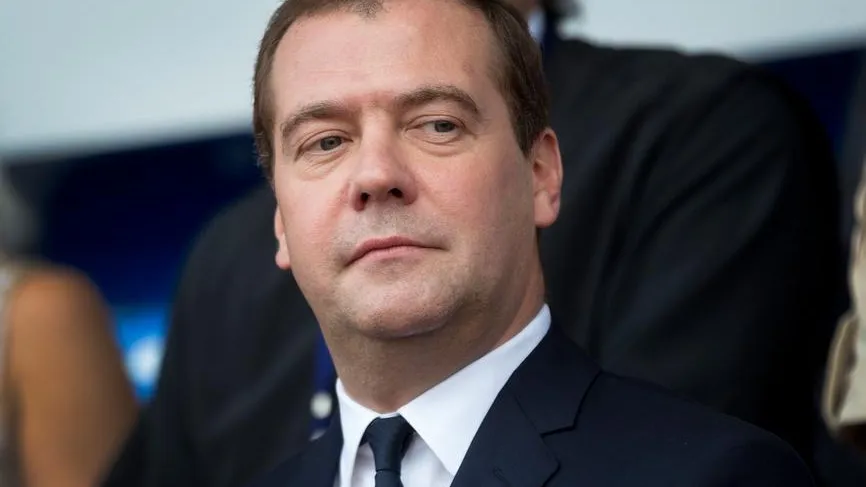 Медведев: Зеленский должен быть пойман и предан суду за преступления против РФ