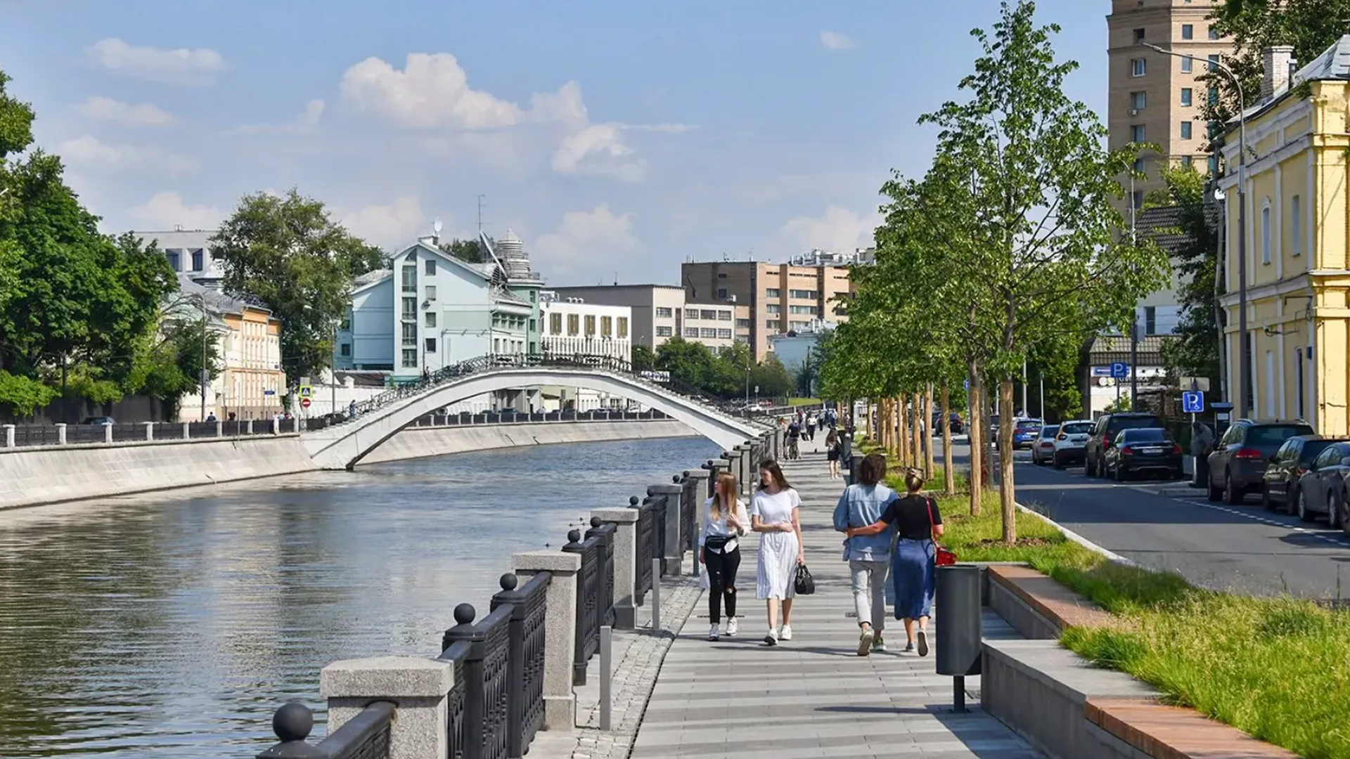 Европейский центр набережной. Красивые места в москве. Набережная в центре москвы. Европейский центр набережной. Набережная у лахта центра.