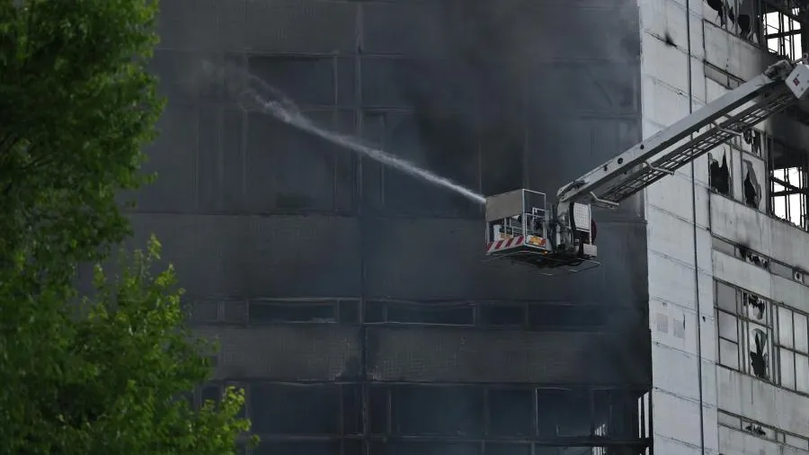 Во Фрязине снова горит бывшее здание НИИ, где ранее погибли люди