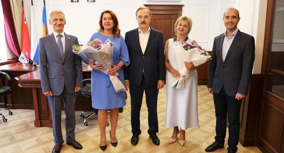 Партийцы поздравили медиков Люберец с профессиональным праздником