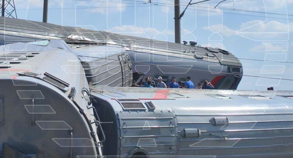 ТАСС: из сошедшего поезда в Волгоградской области госпитализировали 30 человек