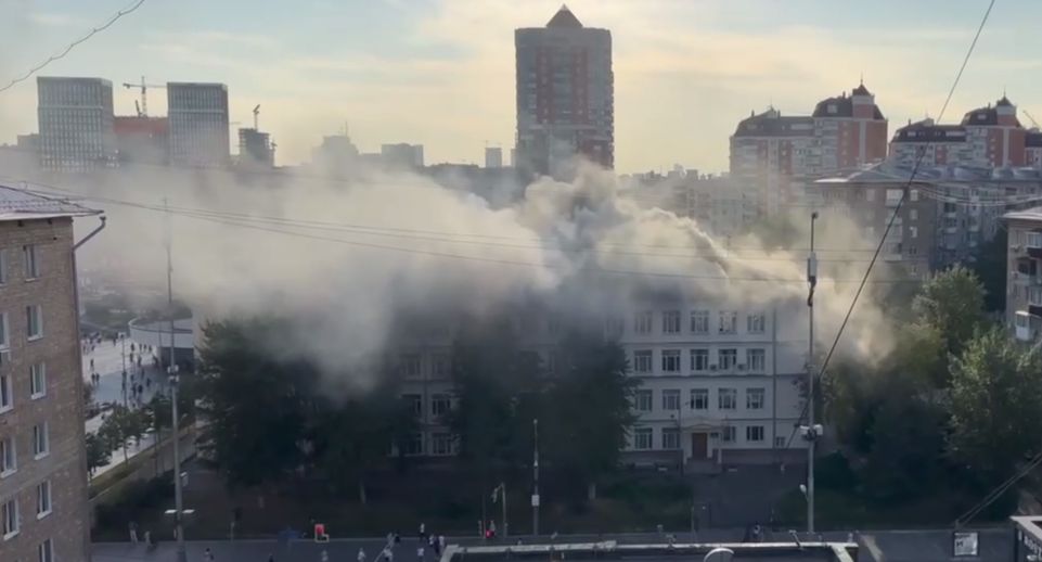 Движение транспорта перекрыли на Пресненском Валу в Москве из-за пожара