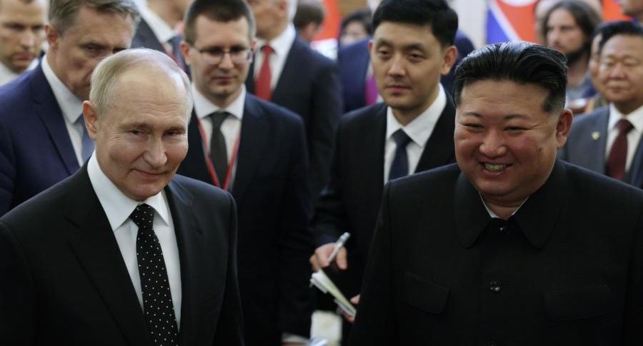 Путин и Ким Чен Ын прослушали российские патриотические песни на концерте в КНДР