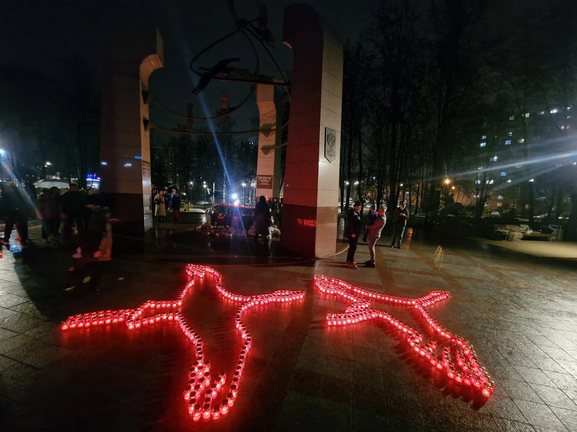 Акция в память погибших при теракте в «Крокус Сити Холл» в Ленинском округе