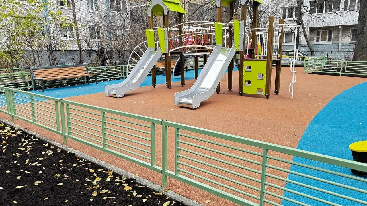 В Королеве обновили 16 детских игровых комплексов за 2024 год