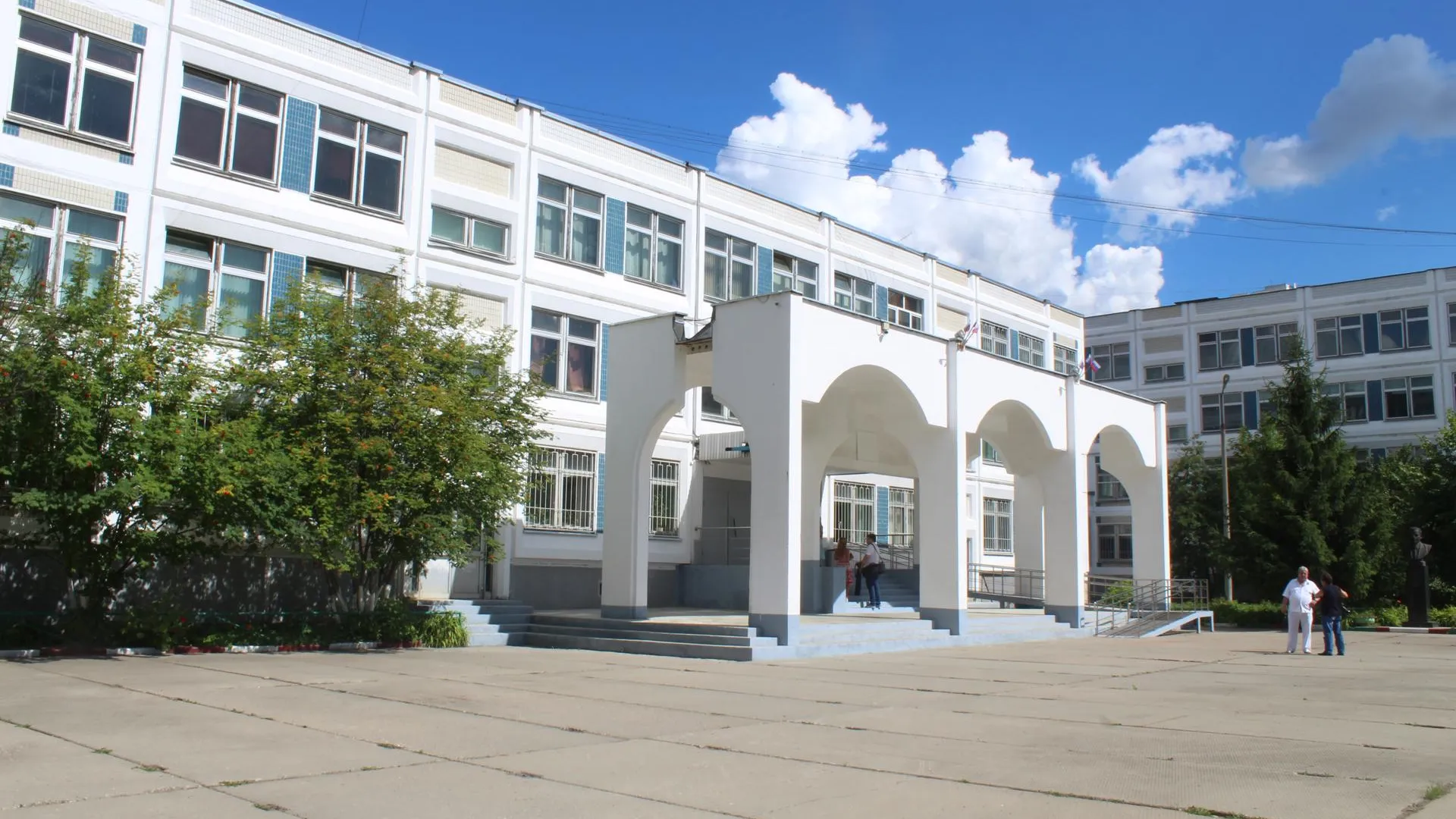 Школа 25 люберцы. Гимназия 16 черемухина. 16 гимназия тюмень спорт зал. 16 гимназия тюмень 1 корпус. Гимназия интерес люберцы.