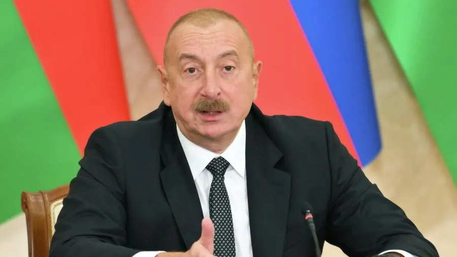Алиев: рухнувший в Актау самолет получил повреждения «вследствие обстрела с земли»