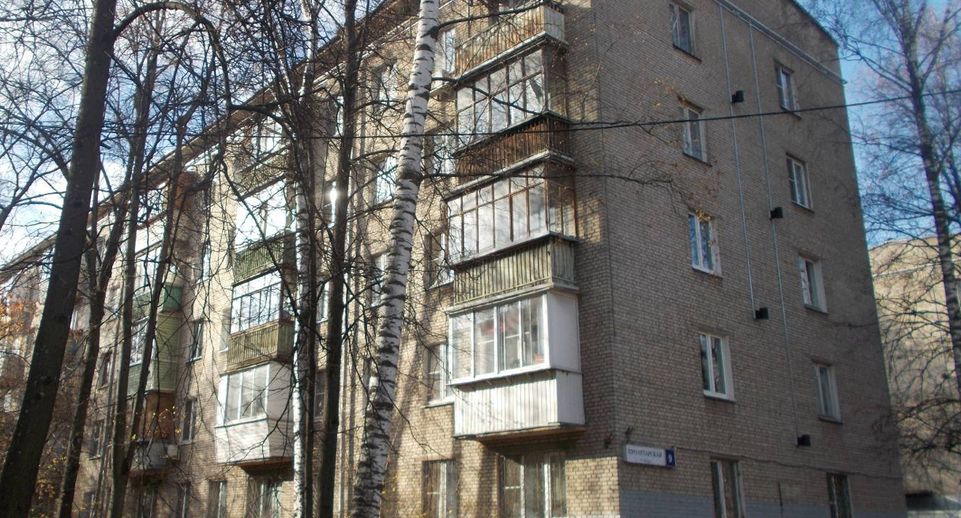 Около 400 выступающих конструкций отремонтировали в домах Подмосковья с марта