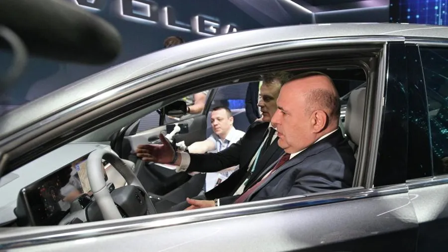 Мишустин раскритиковал новые автомобили Volga из-за китайского руля