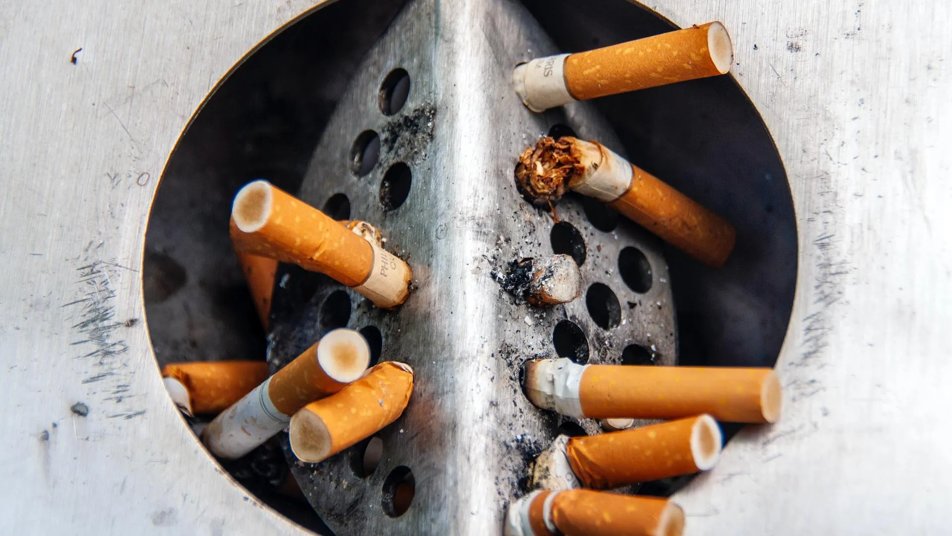 Табачный рынок уходит в тень: в России снизились доходы от акцизов на сигареты