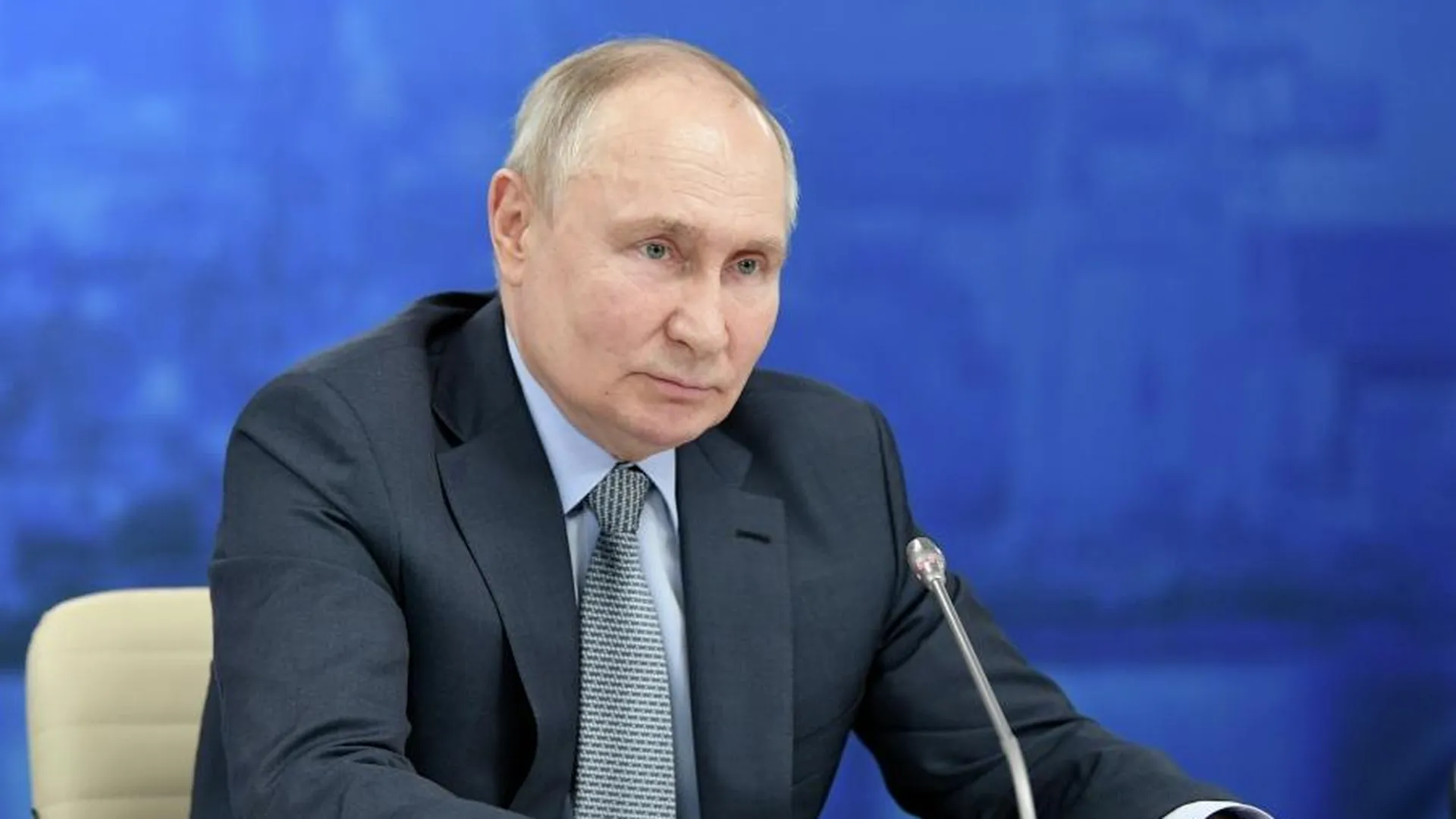 Путин заявил, что не получил полного удовольствия от беседы с Карлсоном