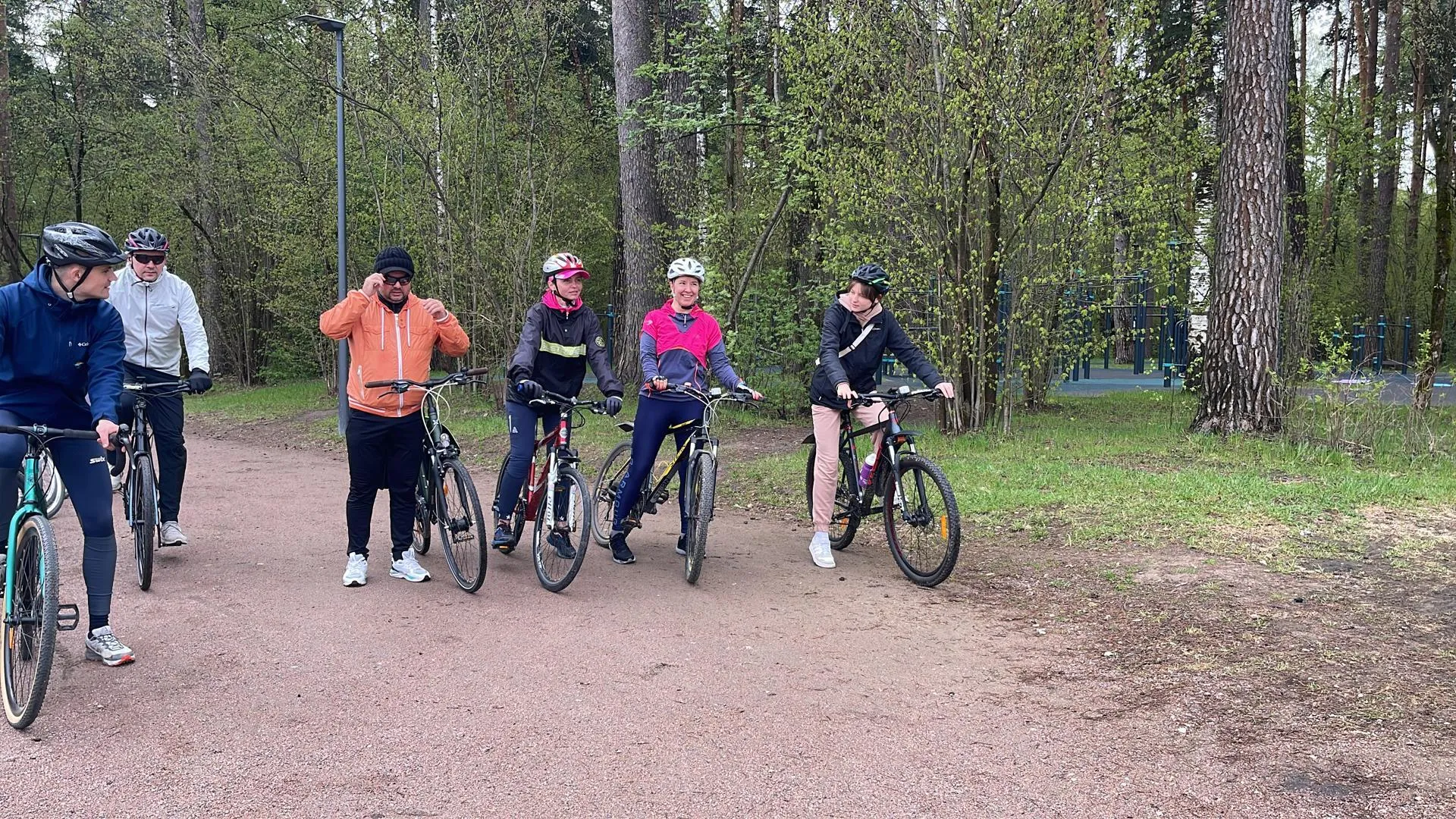 Велосипедисты открыли сезон в парке Малевича в Одинцове