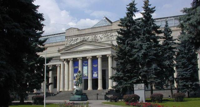 Из Пушкинского музея в столице эвакуировали посетителей