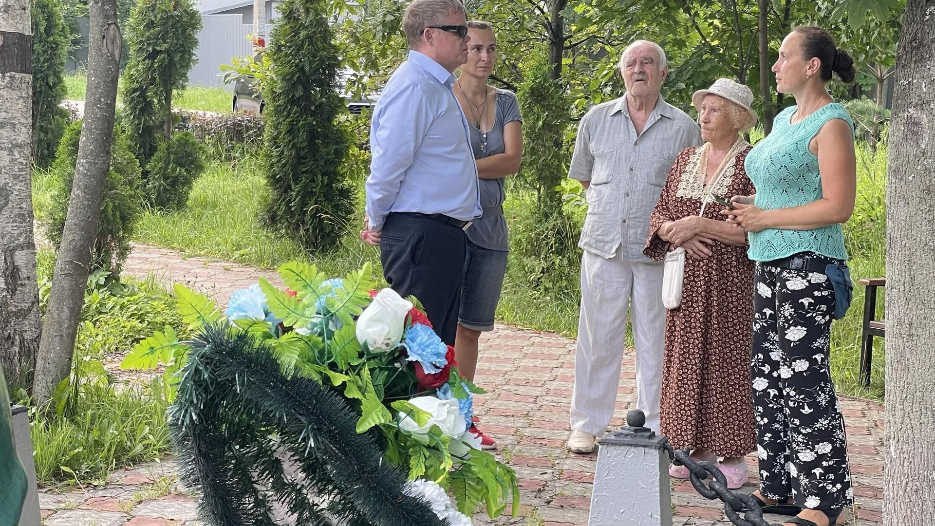 Депутат Мособлдумы Вшивцев посетил мемориальный комплекс в деревне Зайцево