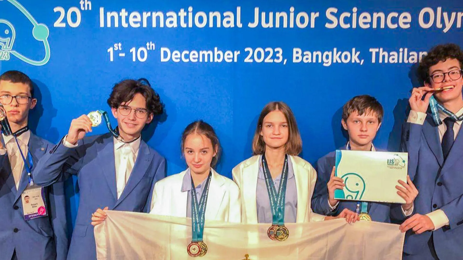 Московские ученики получили золото на естественно‑научной олимпиаде в Таиланде