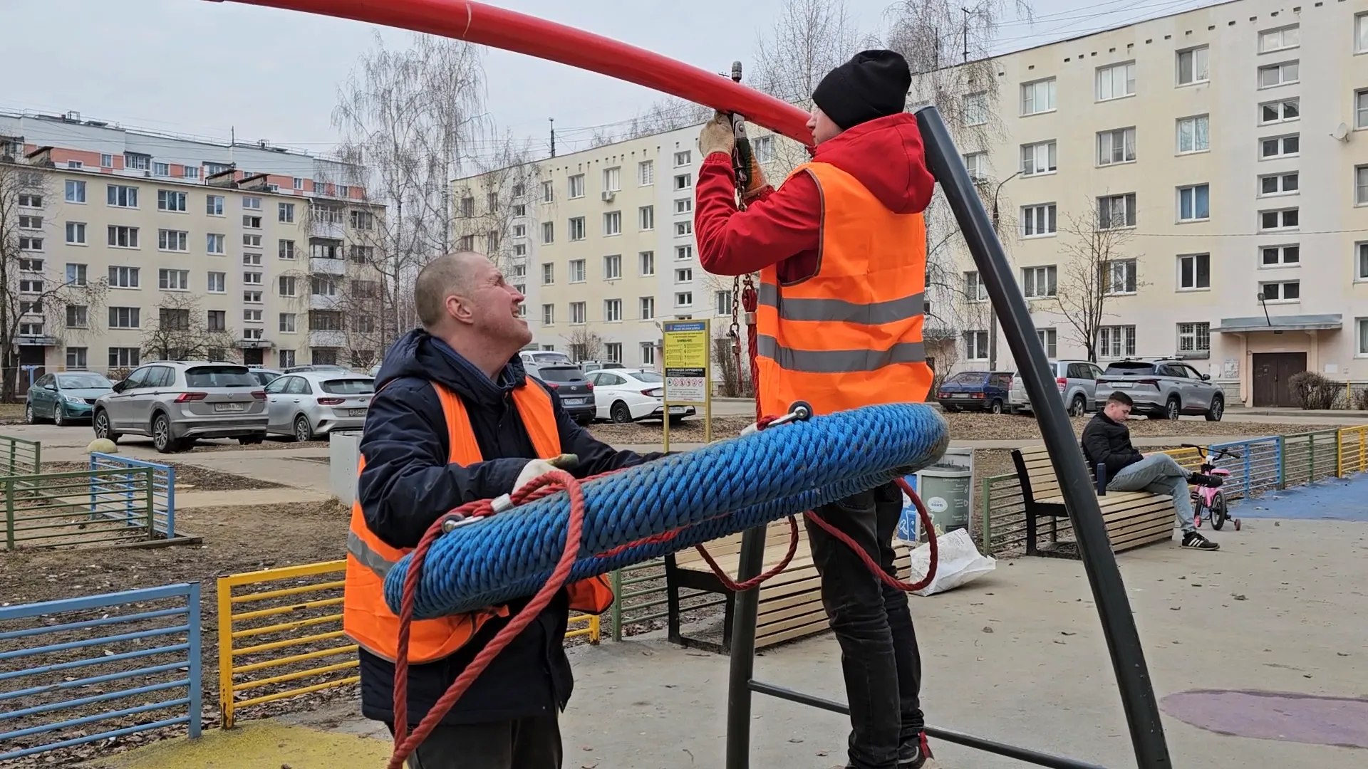 Более 200 игровых и спортивных площадок в Клину приводят в порядок после зимы