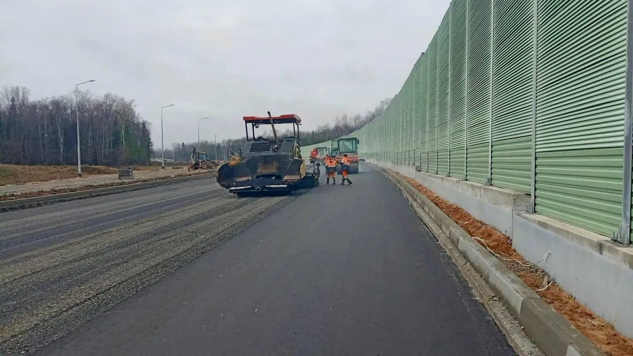 В Лобне приступили к укладке асфальта на участке Северного обхода с Рогачевским шоссе