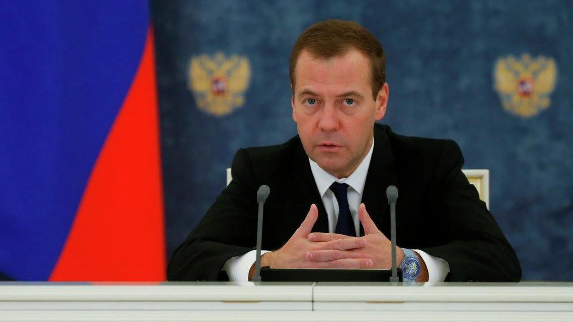 Расходы на госаппарат сократят в РФ на 10% в 2016 году — Медведев