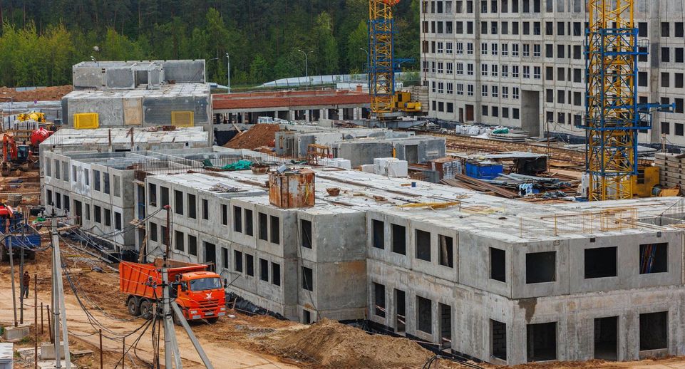 В ЖК «Новая Рига» Красногорска строят два жилых дома переменной этажности