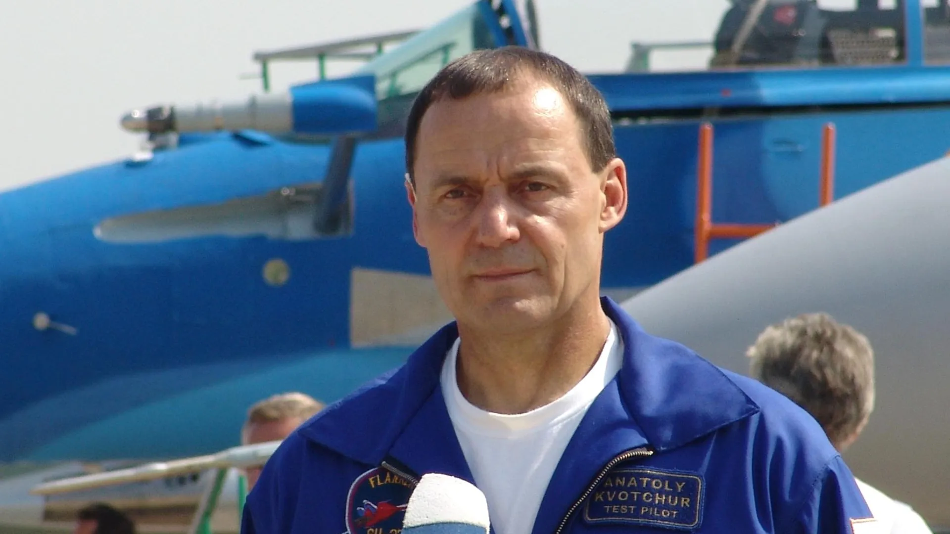 Як-130 пролетел над Жуковским в память о скончавшемся летчике-испытателе Квочуре