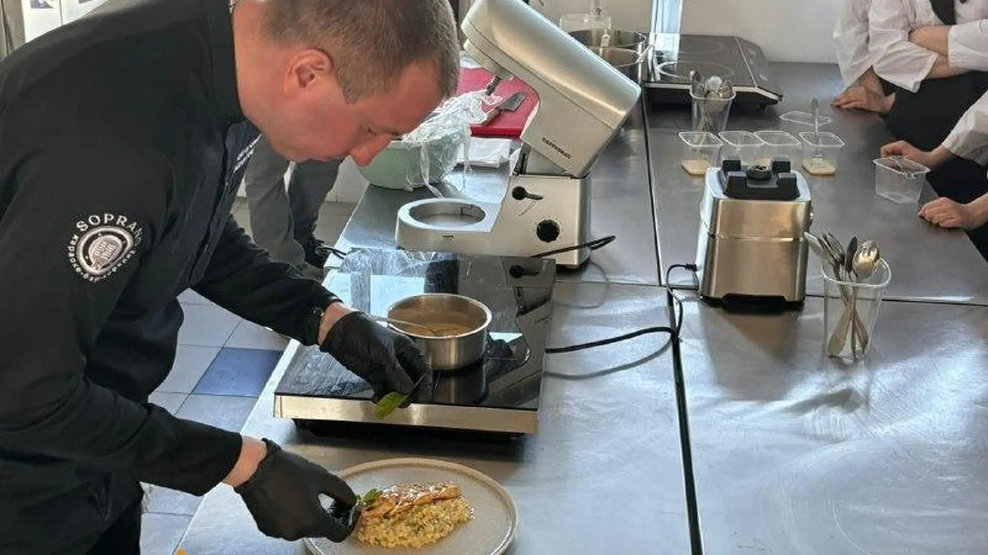 Будущие повара Подмосковья узнали о применении соусов в гастрономии