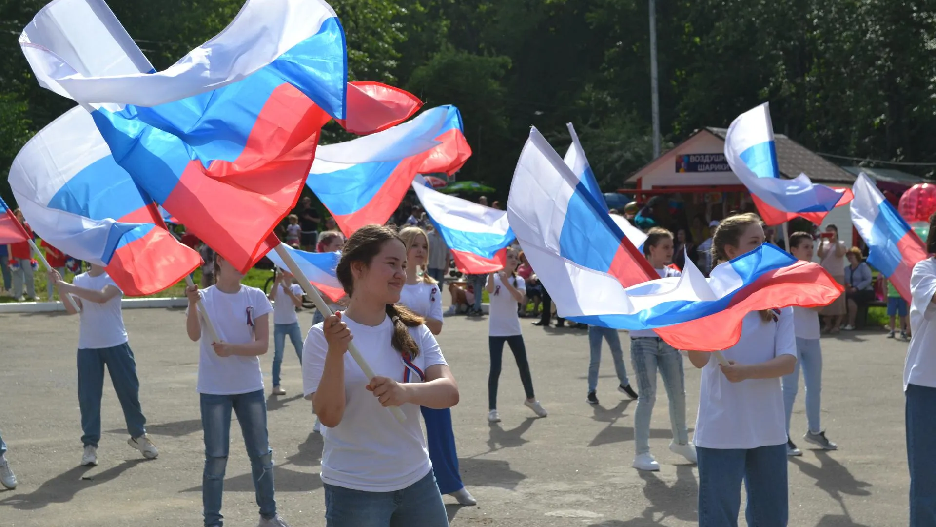 Праздничный концерт ко Дню России прошел в Щелкове