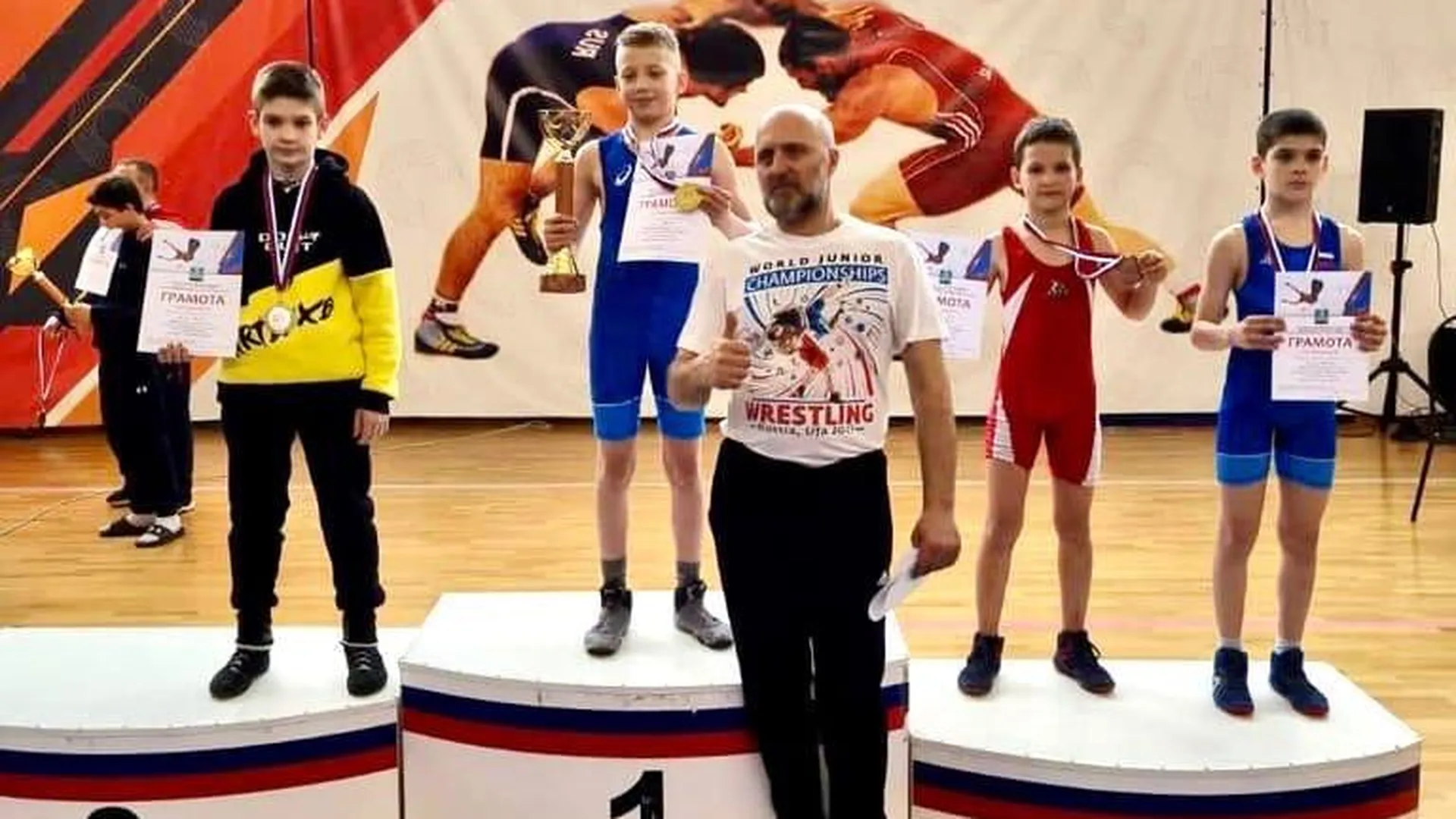 Борцы из Люберец выиграли 15 медалей на турнире ко Дню Победы