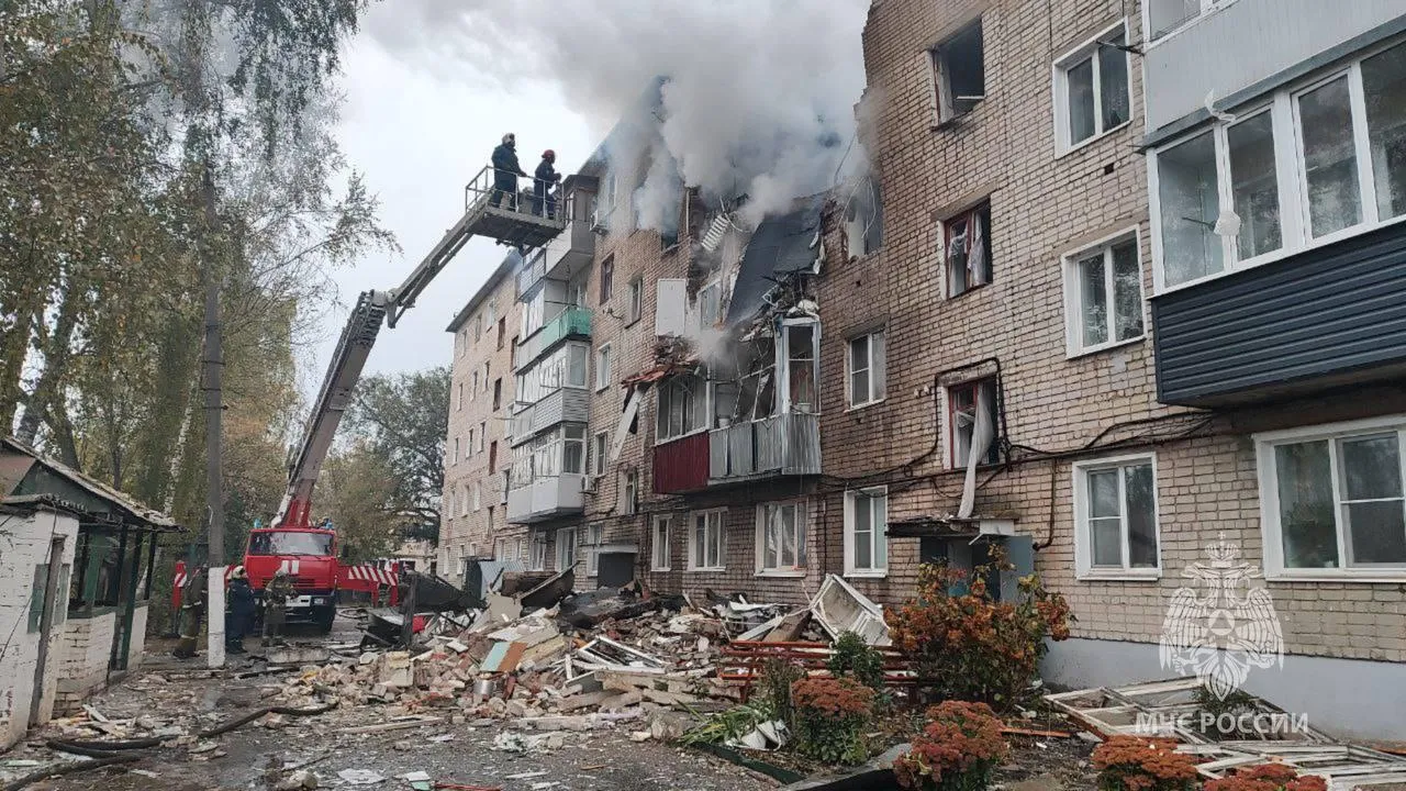 Кадры с места взрыва бытового газа в городе Кирсанов Тамбовской области