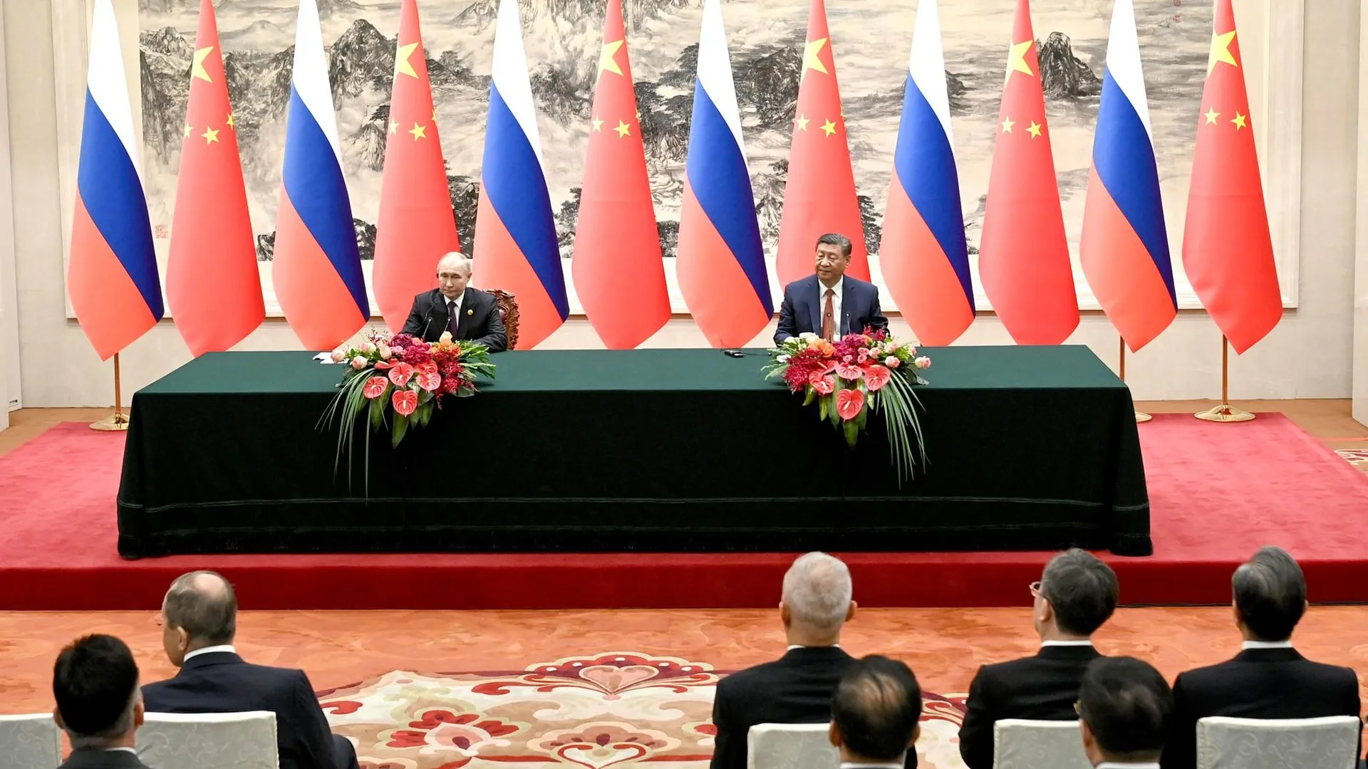 Владимир Путин пообщался с председателем КНР Си Цзиньпином