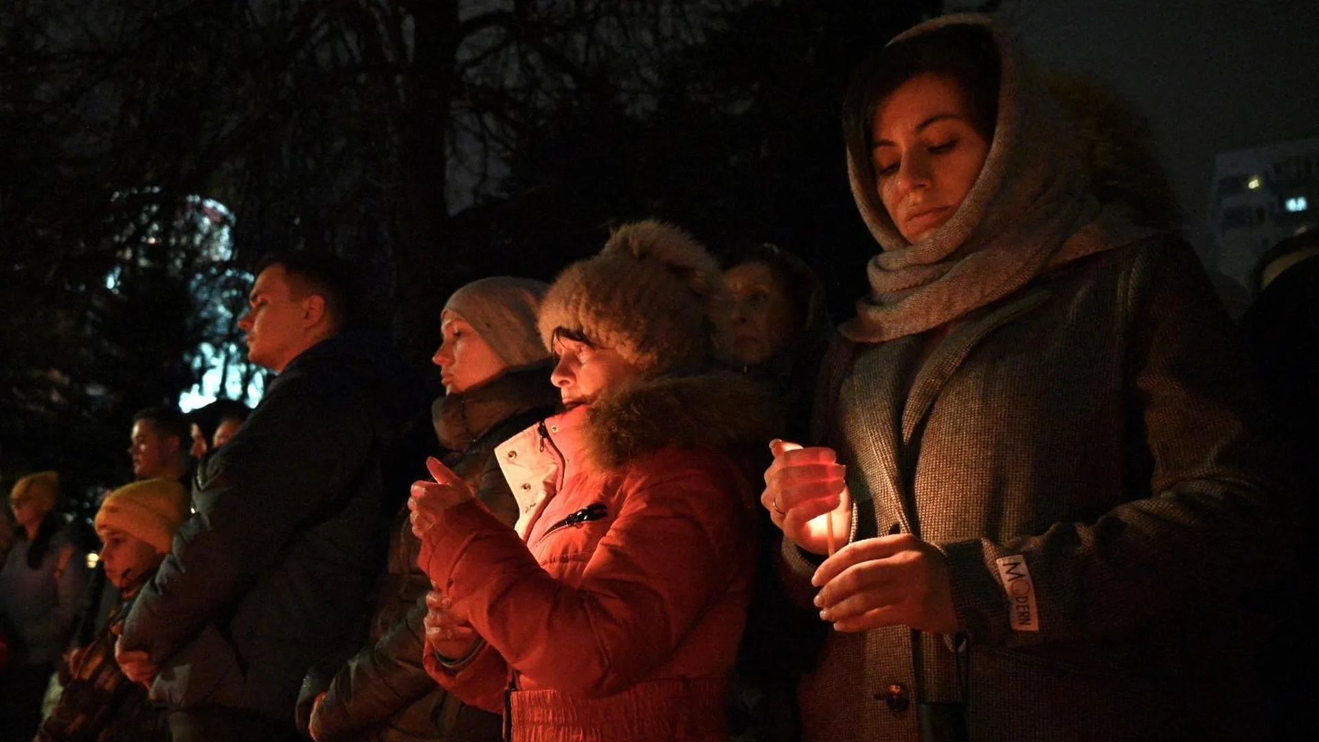 Жители Ленинского округа поучаствовали в акции «Свеча памяти»