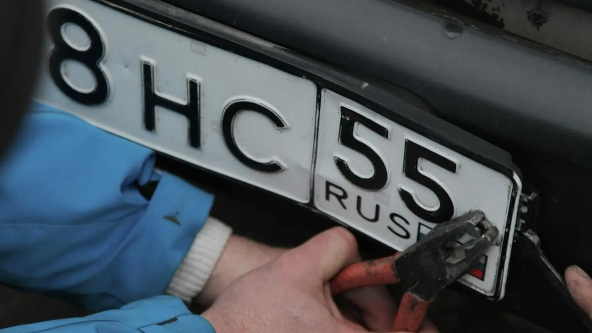 Жители Москвы и области не могут поставить на учет авто из-за сбоя