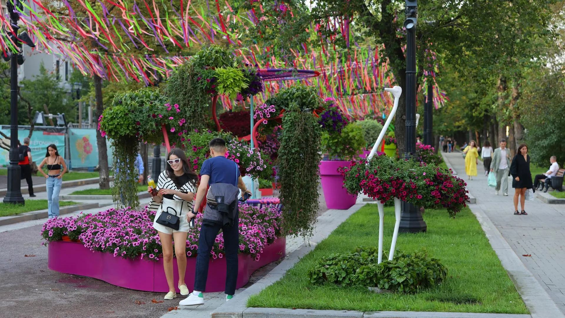 12 700 растений украсили многоуровневый сад на Тверском бульваре