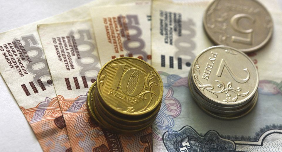 Эксперт Тумин: наблюдается укрепление рубля на фоне колебаний доллара