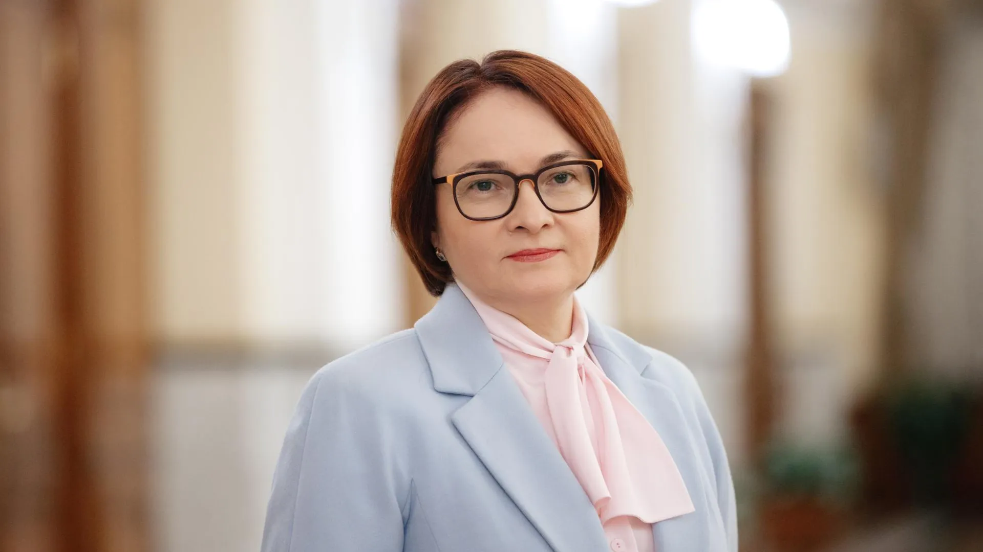 Набиуллина объяснила аномалию на торгах во время беседы Путина и Трампа