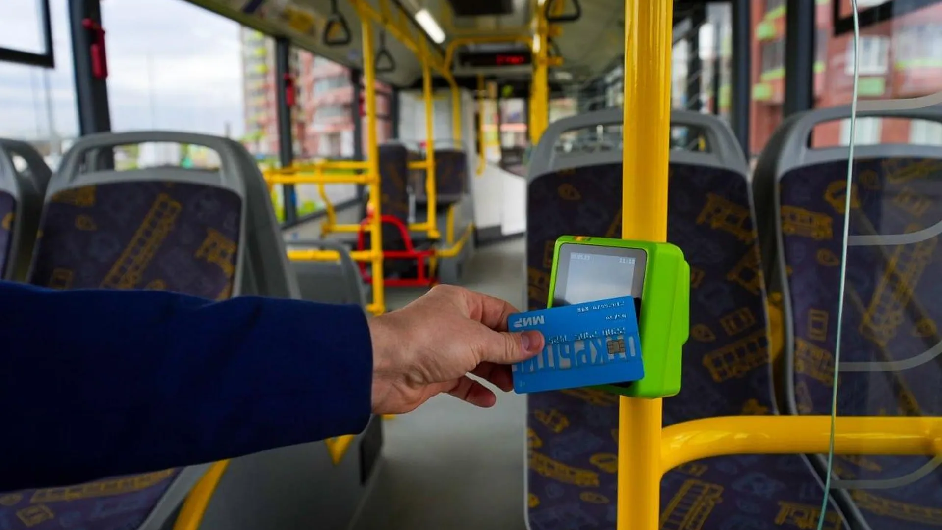 Пассажиры «Мострансавто» совершили более 22 млн поездок по банковским картам с начала года