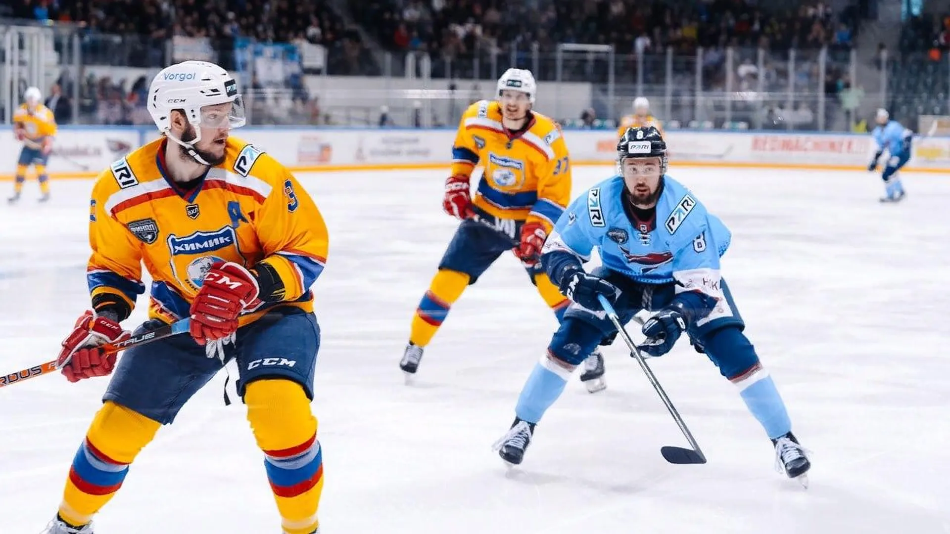 Андрей Воробьев поздравил подмосковный хоккейный клуб «Химик» с победой