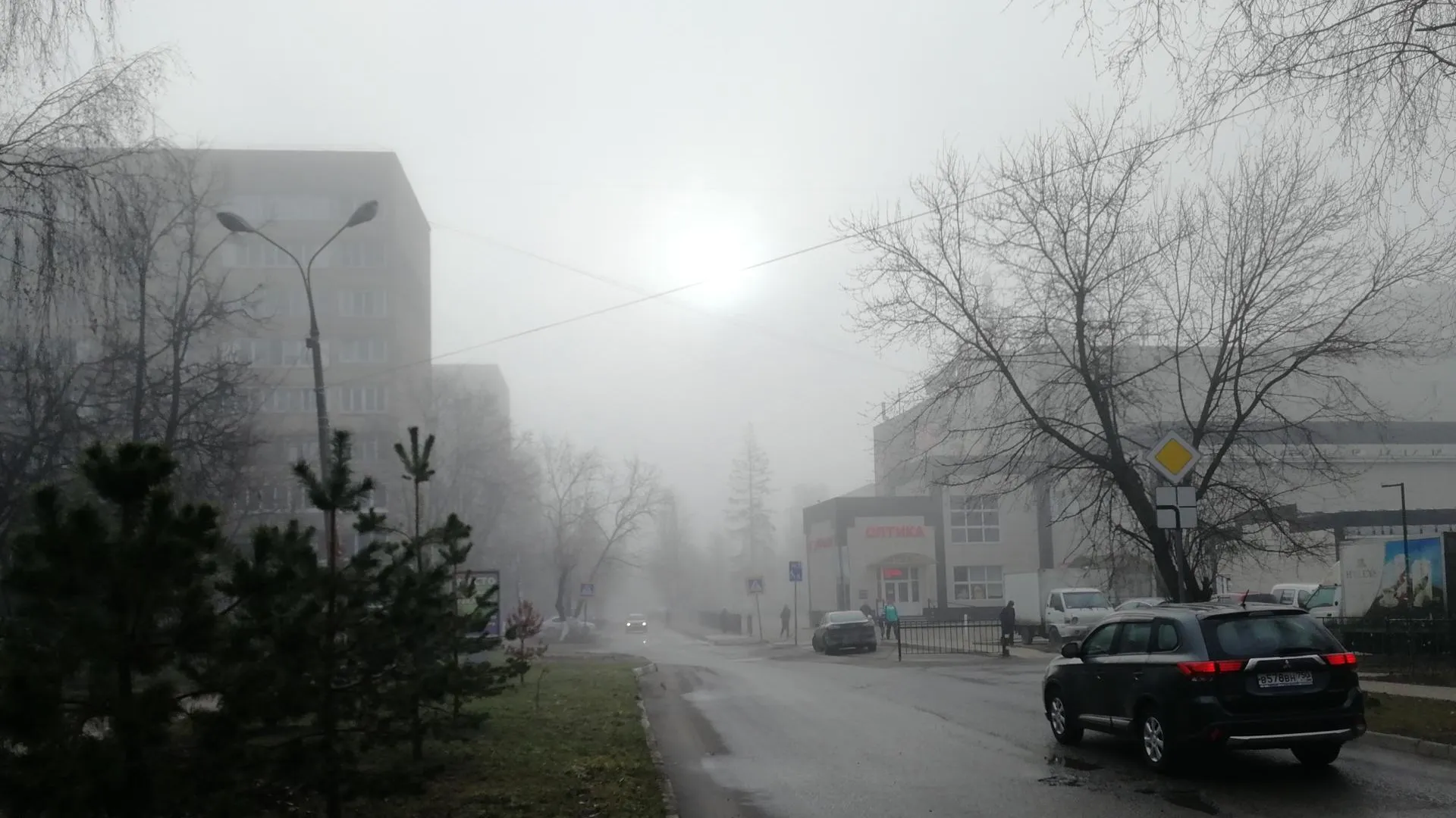 Водителей в Красногорске призвали соблюдать дистанцию в туман | РИАМО в  Красногорске