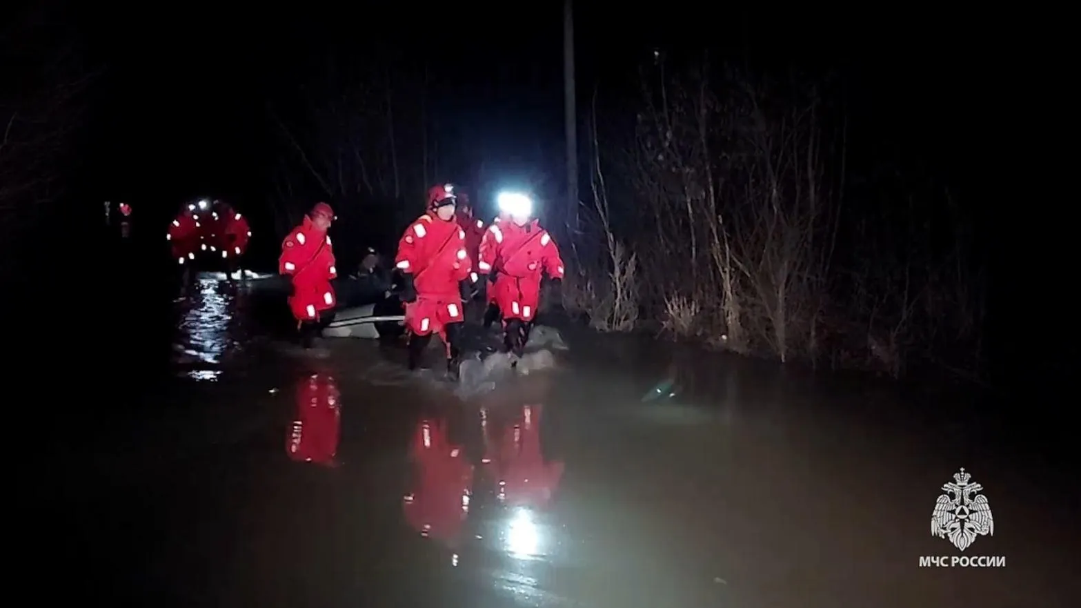 В Орске разыскивают 76-летнюю учительницу, пропавшую при затоплении города