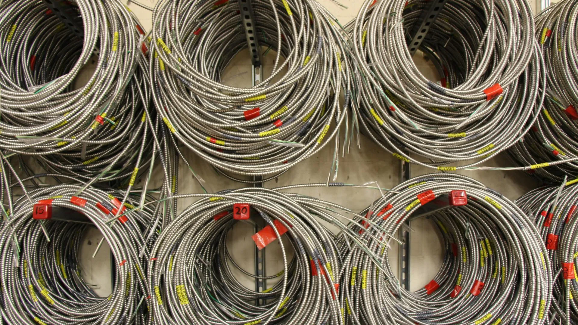 В России на 11% упало производство оптоволоконного кабеля
