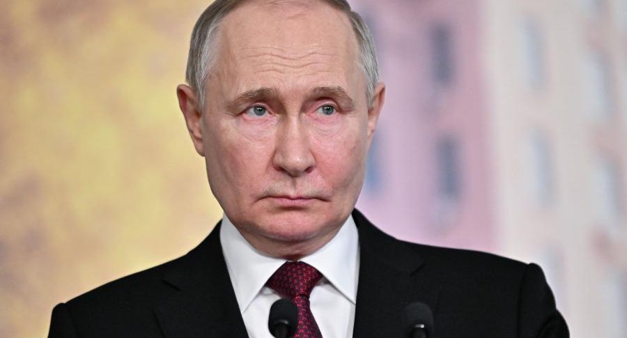 Песков: речи об участии Путина в похоронах Раиси не было