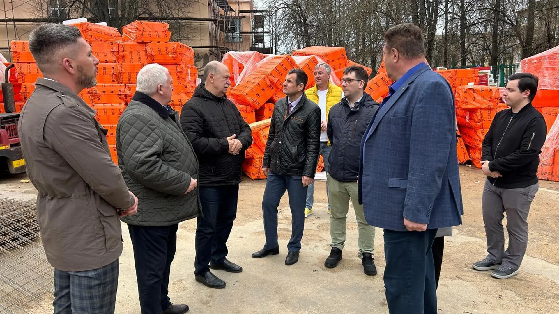 Депутат Баранов проверил ход капремонта здания школы № 9 в Наро-Фоминске