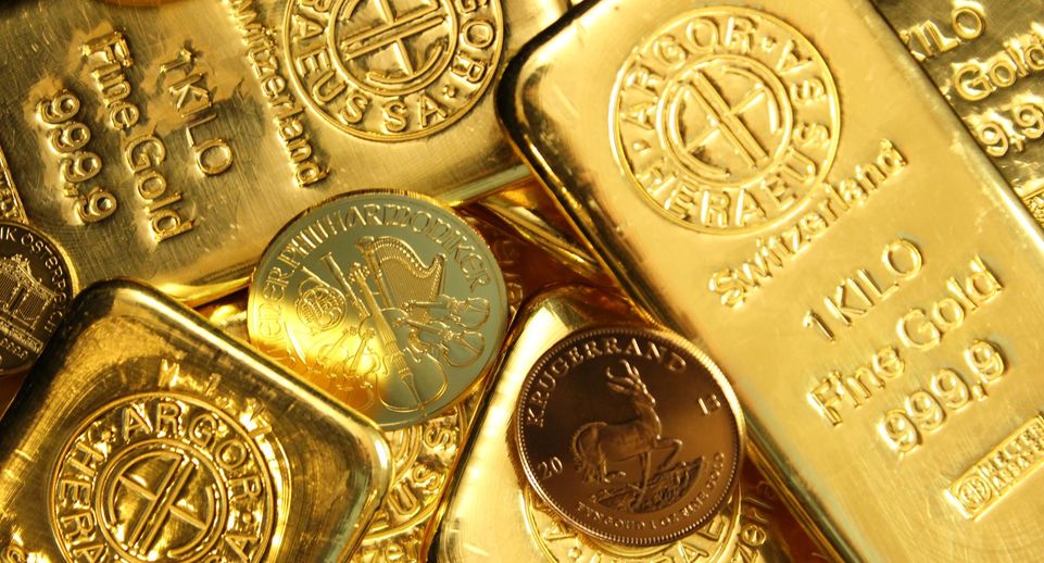 Стоимость золота на бирже впервые превысила 2,4 тыс долларов за унцию