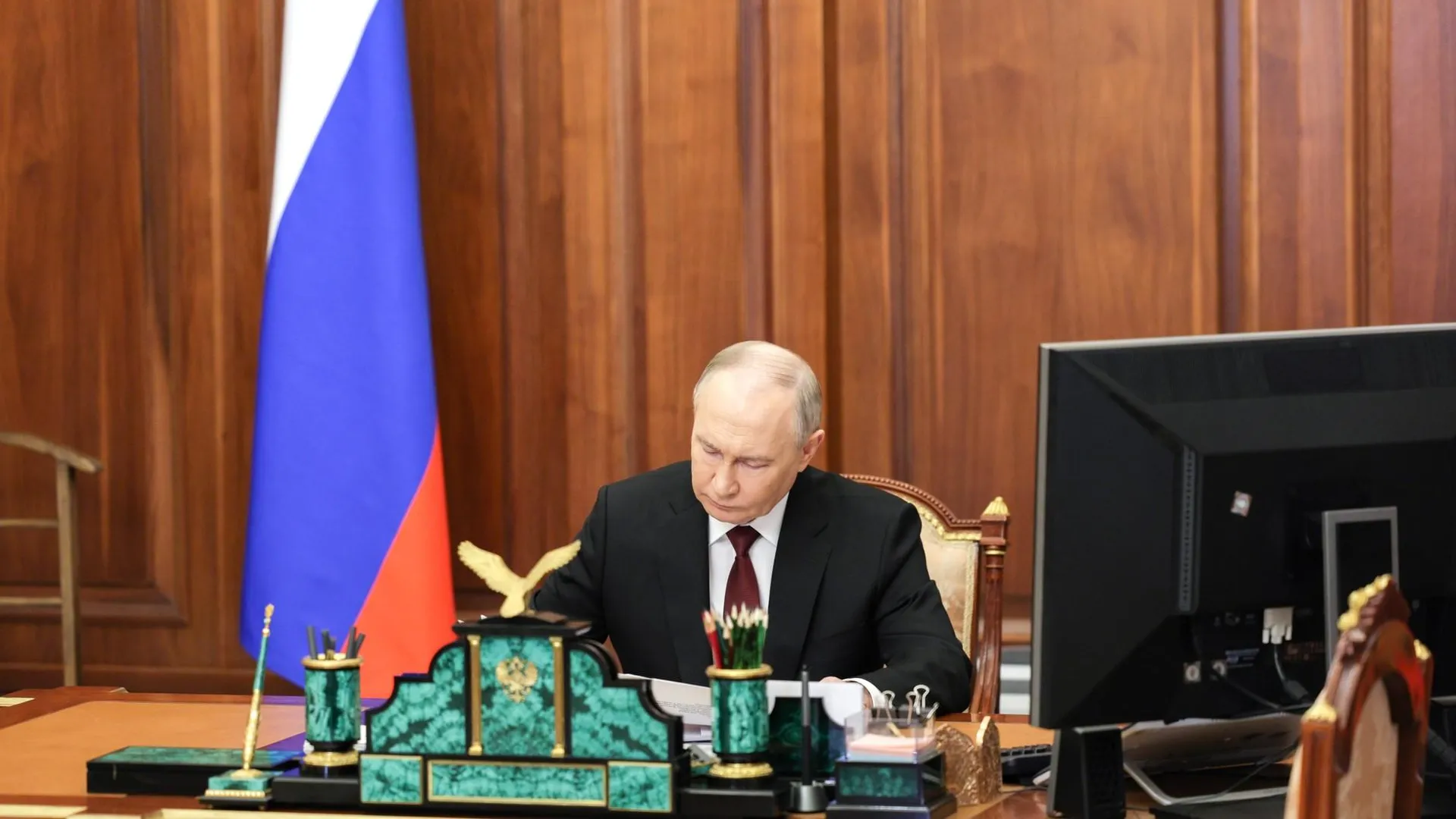 Путин подписал указы о назначении врио глав пяти регионов РФ