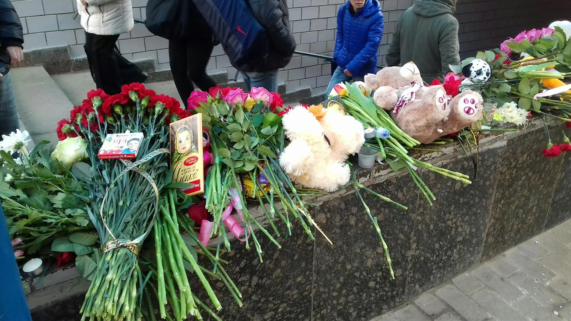 Несколько тысяч мусульман Москвы поучаствовали в сборе средств для семьи убитой девочки
